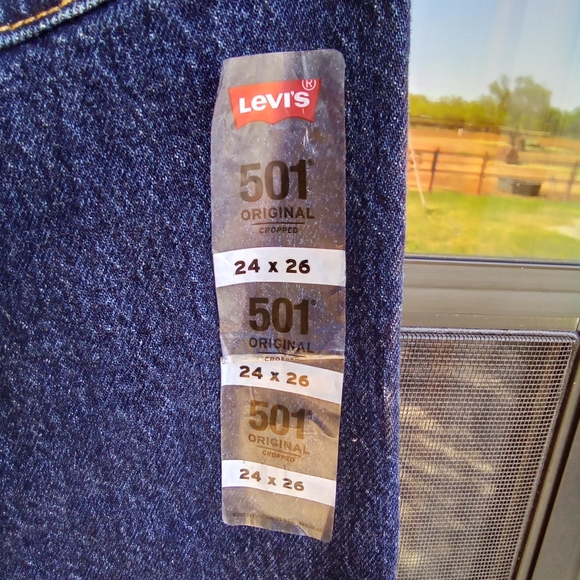 NWT Womens 501 Levi's Original Cropped jeans - Picture 9 of 13